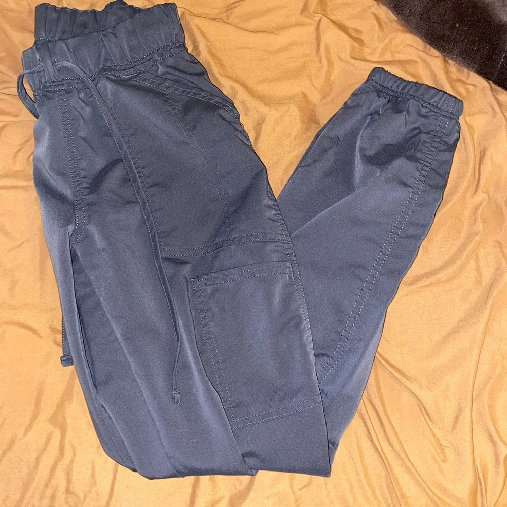 Scrub Set - Picture 2 of 3